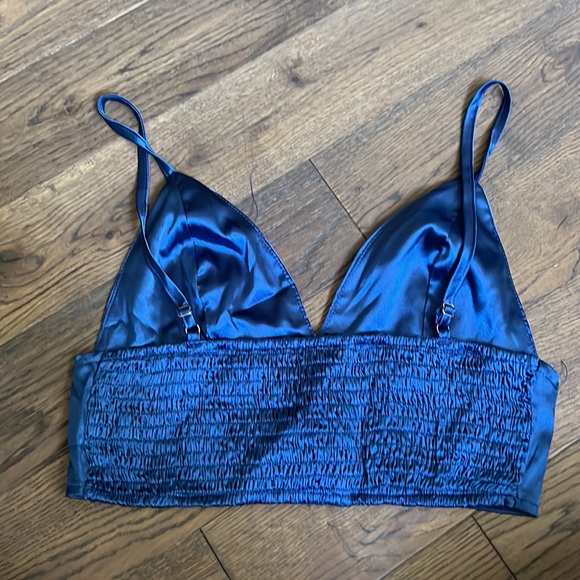 Top - Picture 2 of 2